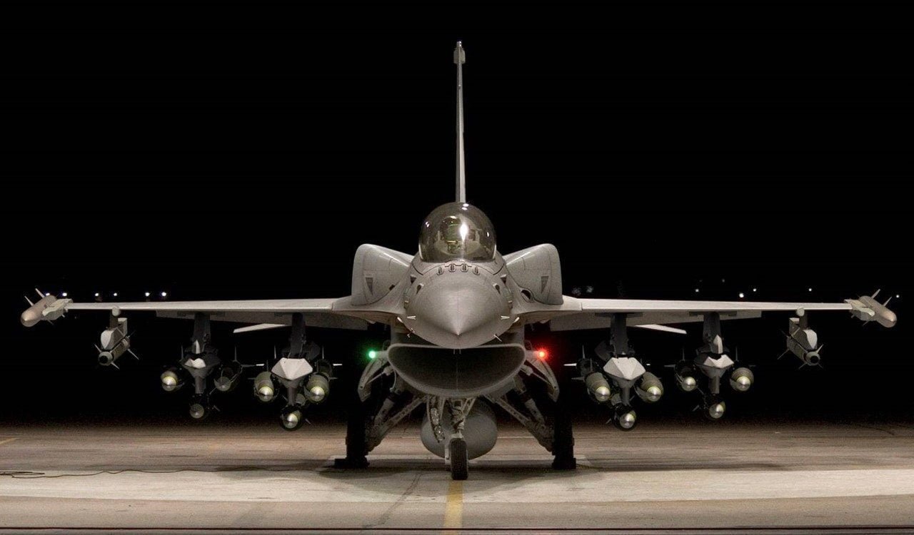 You are currently viewing F-16 Fighter Jet