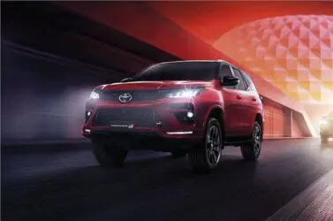 Toyota Fortuner GR Sporty drive
