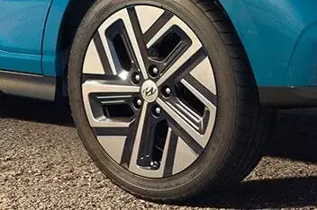 Hyundai Kona 17 inch alloy wheel