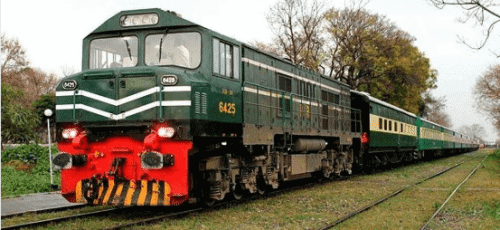 You are currently viewing Karachi Express: Discover Karachi to Lahore Routes