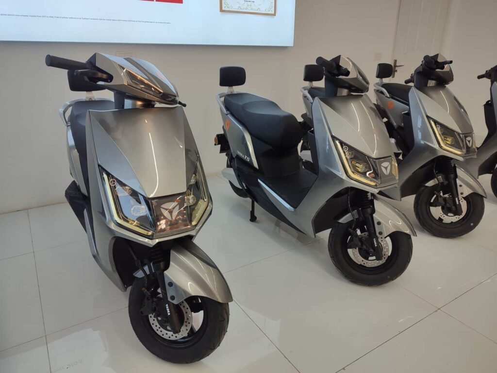 Yadea Unveils T5 Electric Scooter at Launch of First Showroom in Pakistan