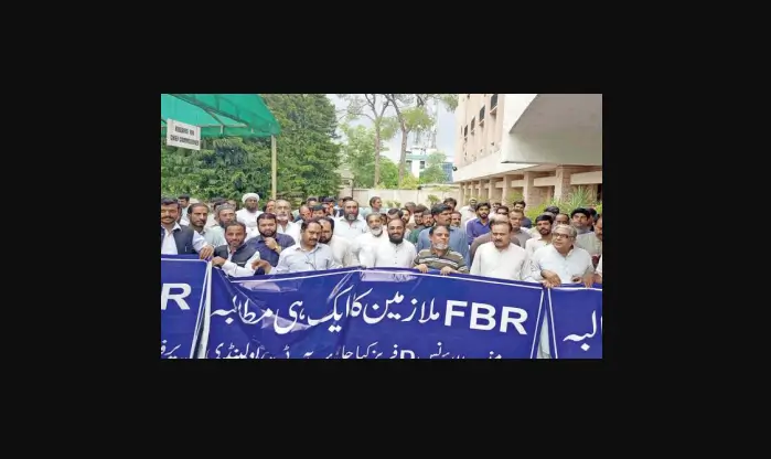 You are currently viewing FBR Field Officials Postpone Strike Against Reforms