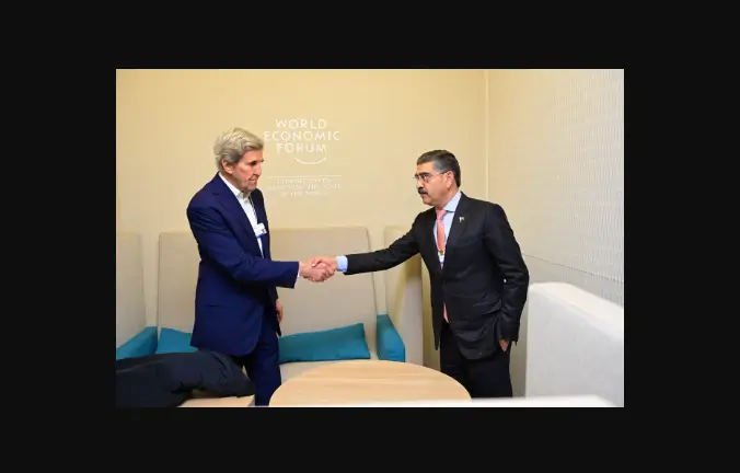 You are currently viewing PM Kakar Meets John Kerry on Climate Challenges